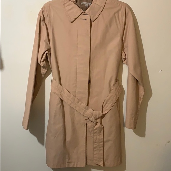 Gap trench coat 🧥 - Picture 1 of 4